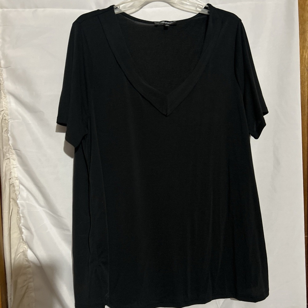 Andrée by Unit Black V-Neck Short Sleeve Blouse Plus Size Women's 1X